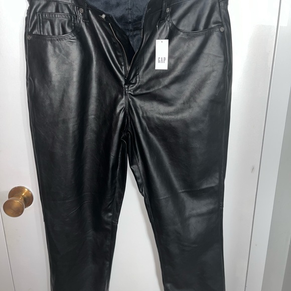 Woman’s Gap Faux leather vintage slim high rise pants. Size 32/ 14 Regular Black - Picture 12 of 14
